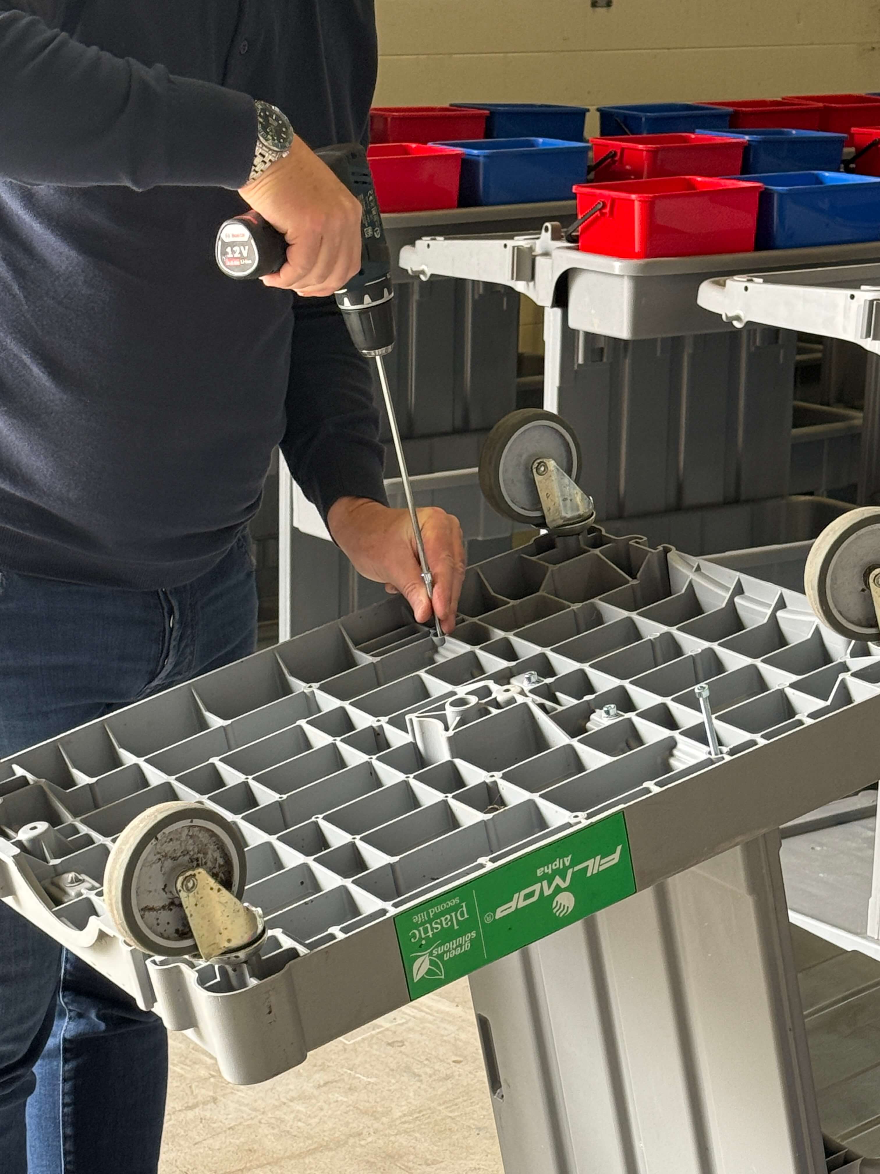 Schoonmaakkarren reconditioneren: langer gebruiken, minder verspillen